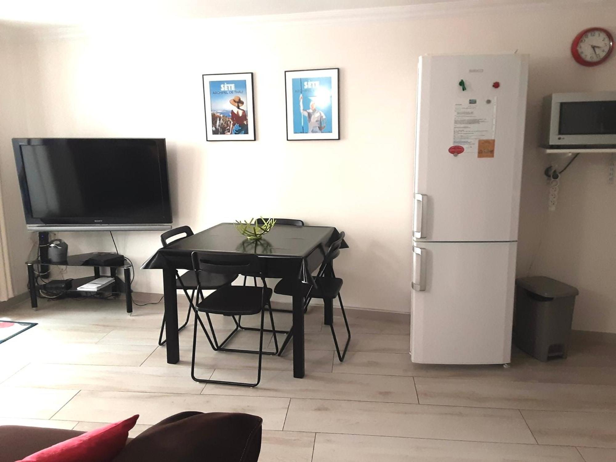 Le Cocon Setois, Clim, Patio Et Garage Pour Vehicule Type Golf, Linge De Lit Et Serviettes Inclus Sète Exteriör bild